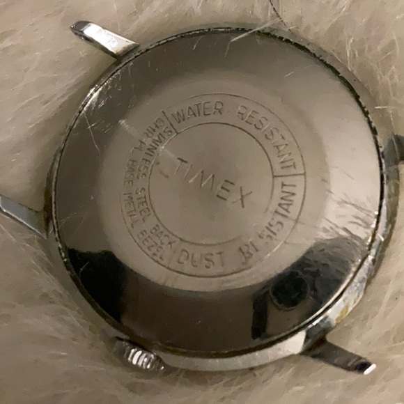 Vintage 1981 Timex Men's Watch RUNS - Picture 4 of 4